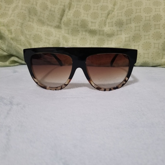 Designer sunglass - Picture 5 of 5